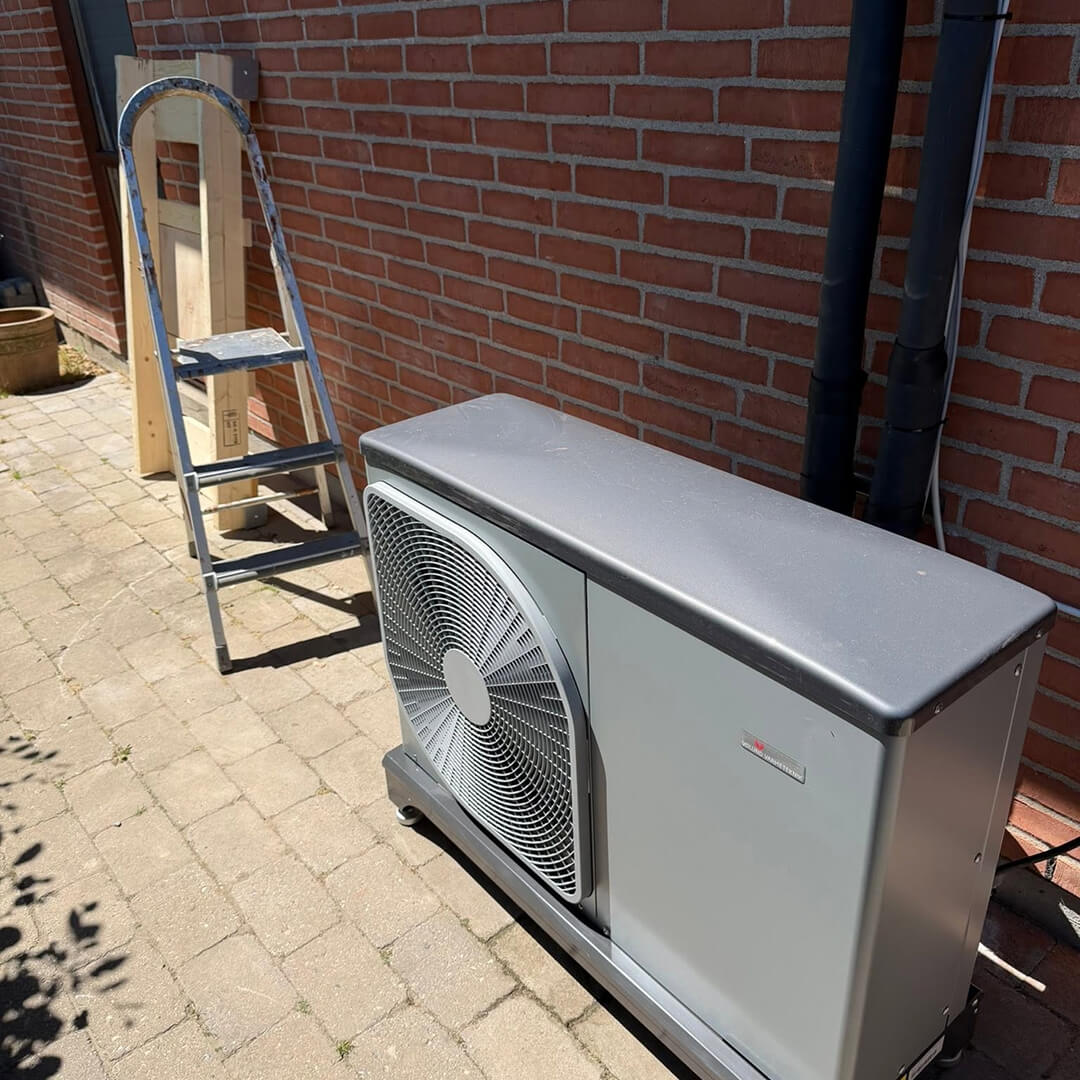 Luft til vand varmepumpe installeret i Vallensbæk